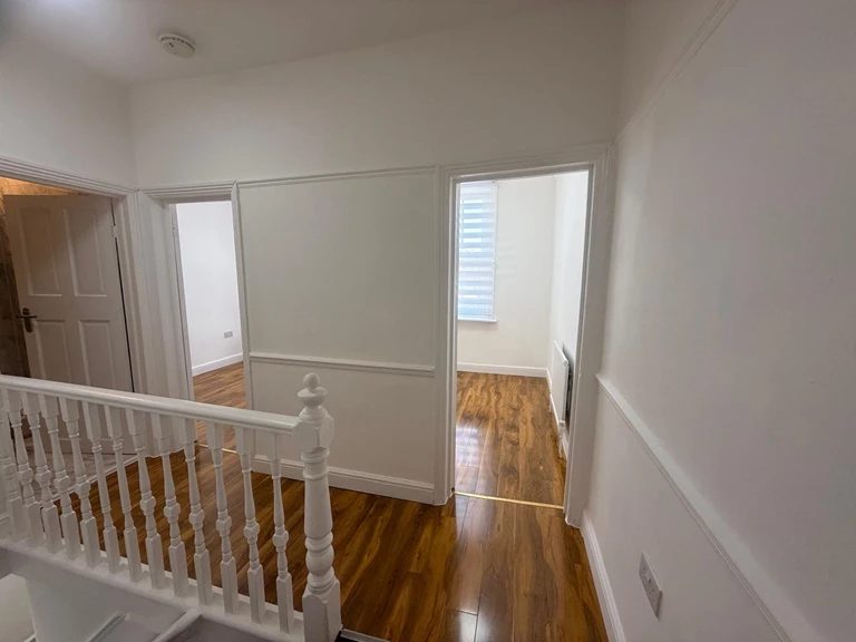 4 bed flat in Willesden, photo 10