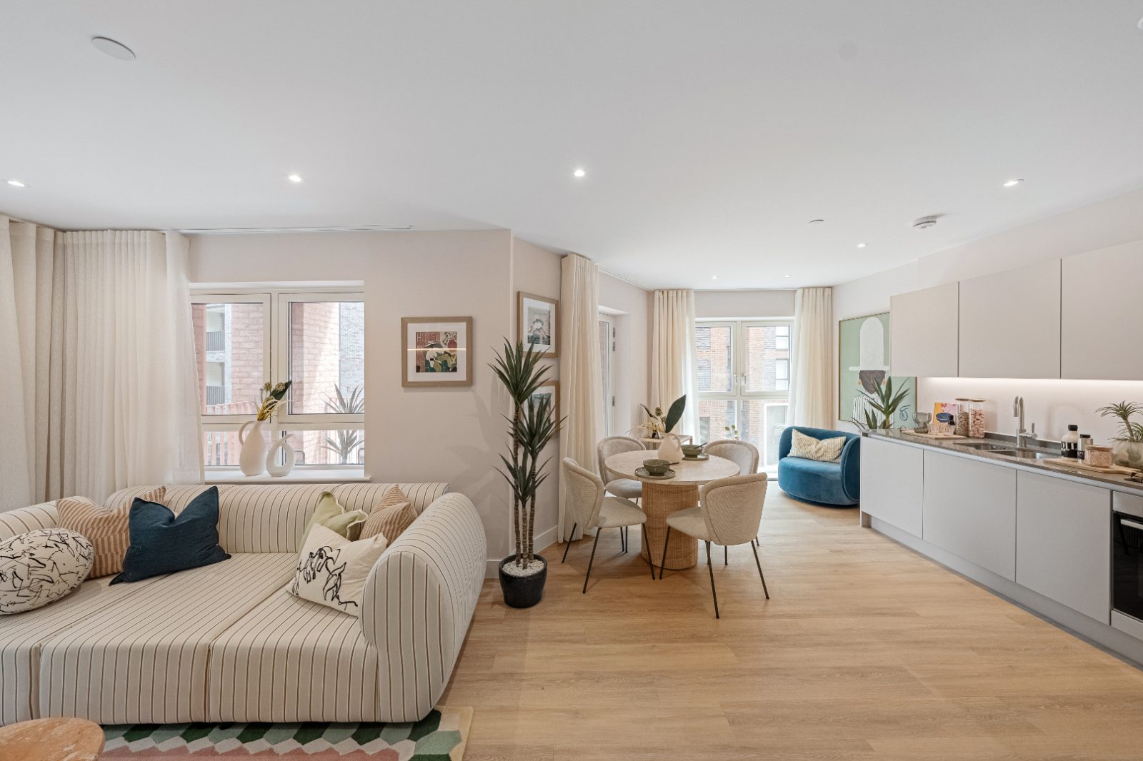 2 bed apartment in Kilburn, photo 3