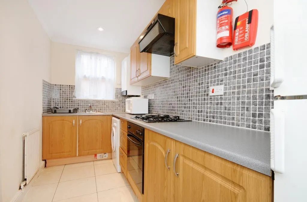 1 bed flat in Ladbroke Grove, photo 6