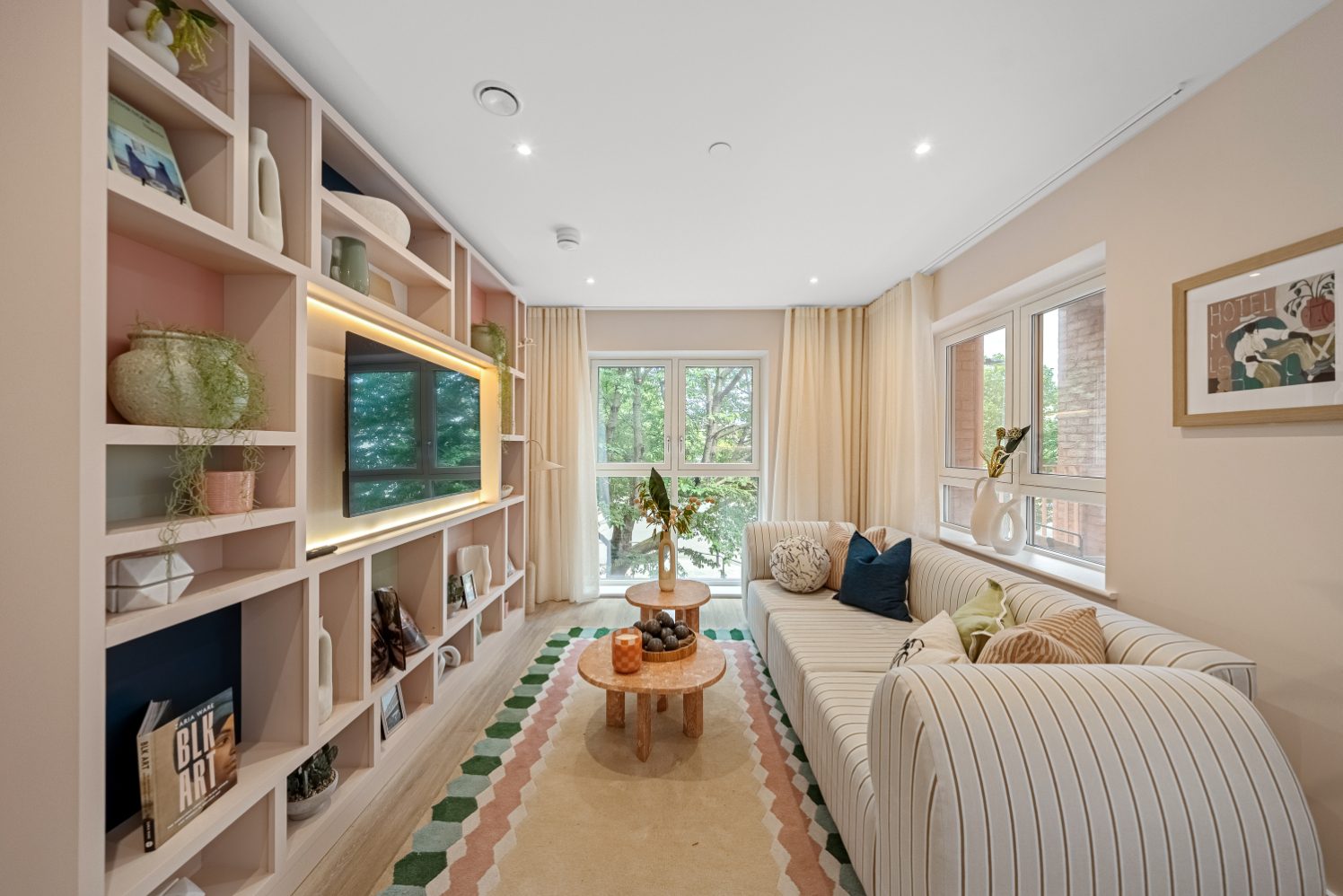 2 bed apartment in Kilburn, photo 10