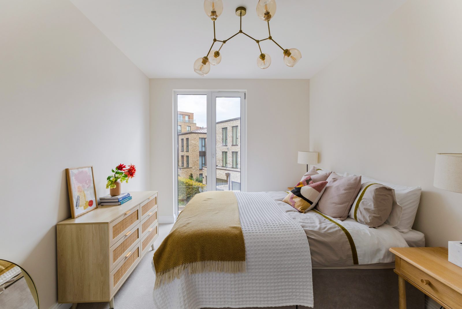 2 bed house in Mill Hill, photo 8
