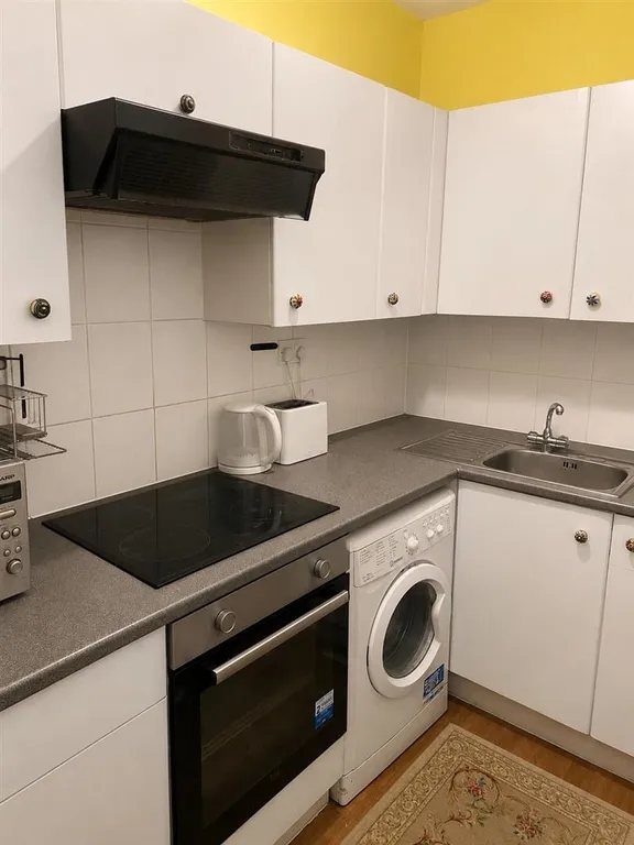 2 bed flat in Maida Vale, photo 4