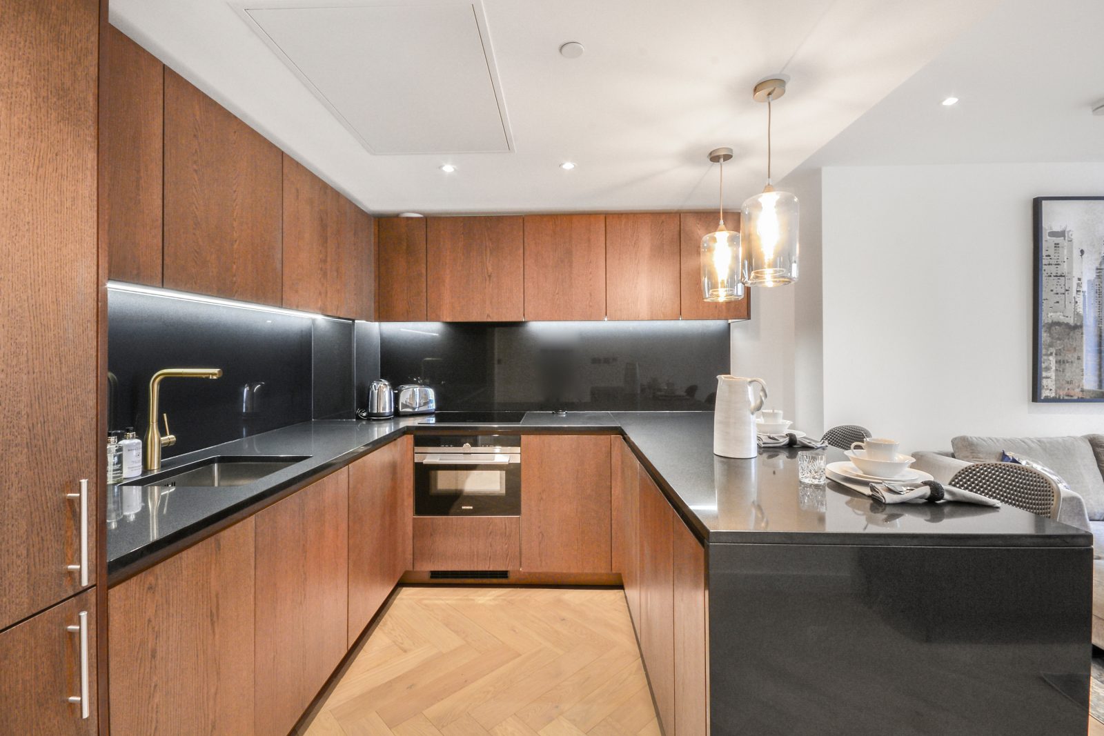 2 bed apartment in Canary Wharf, photo 7
