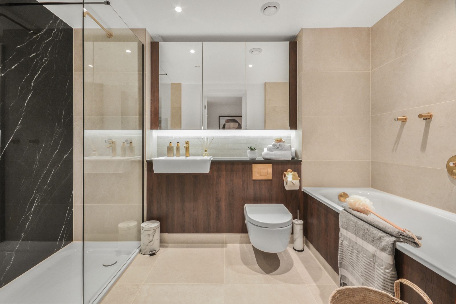 2 bed apartment in Canary Wharf, photo 12