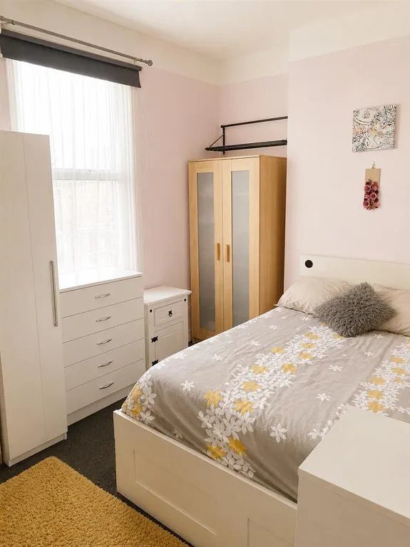 2 bed flat in Maida Vale, photo 5