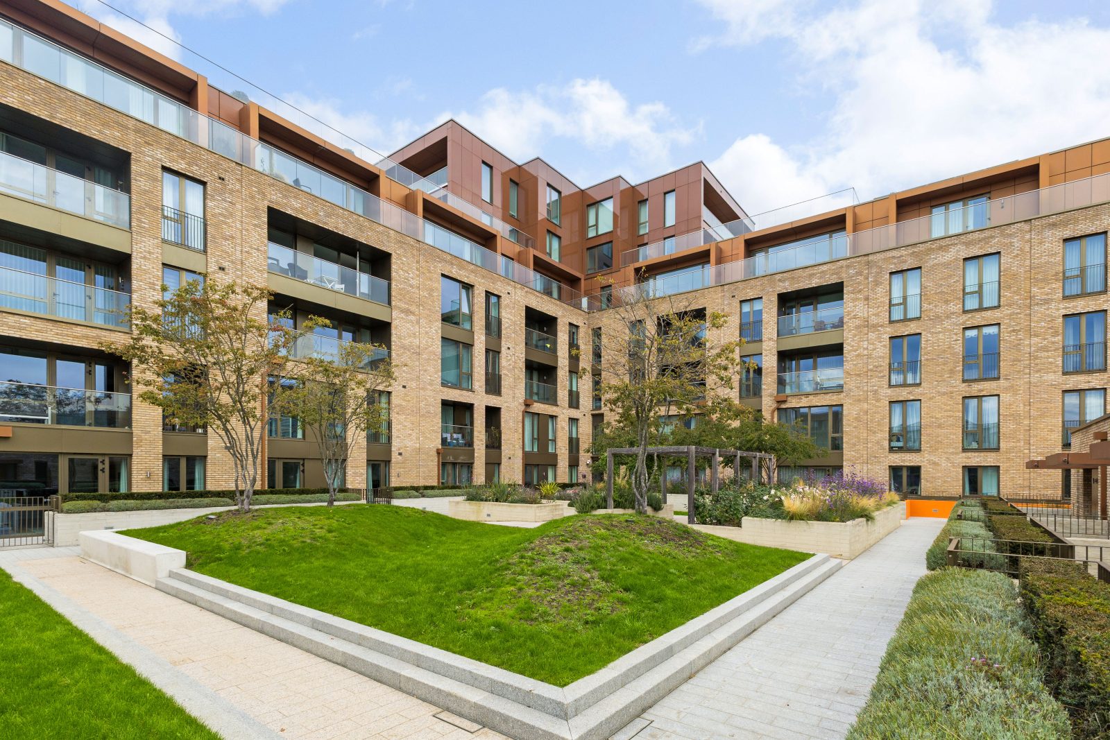 2 bed house in Mill Hill, photo 4