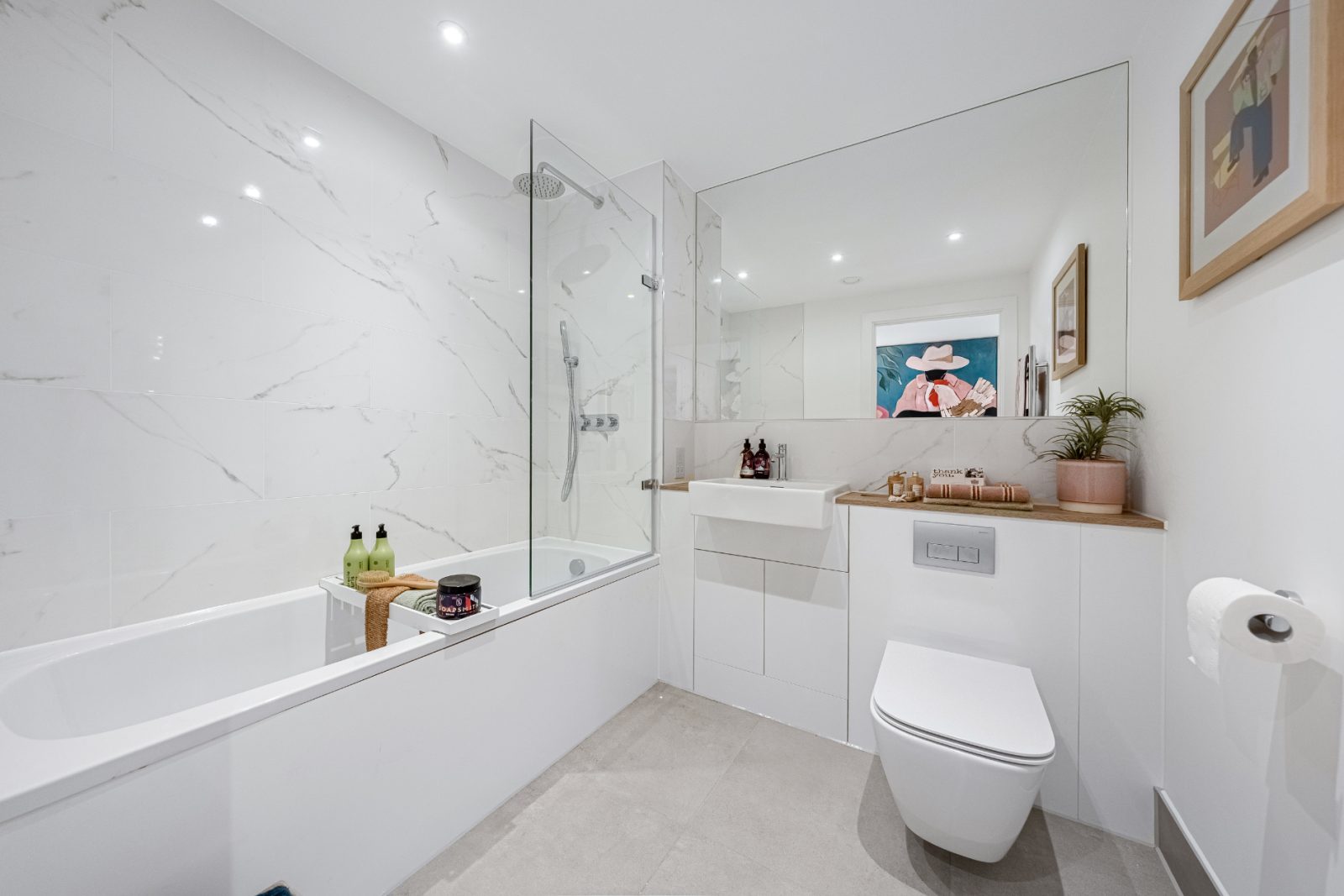 2 bed apartment in Kilburn, photo 9