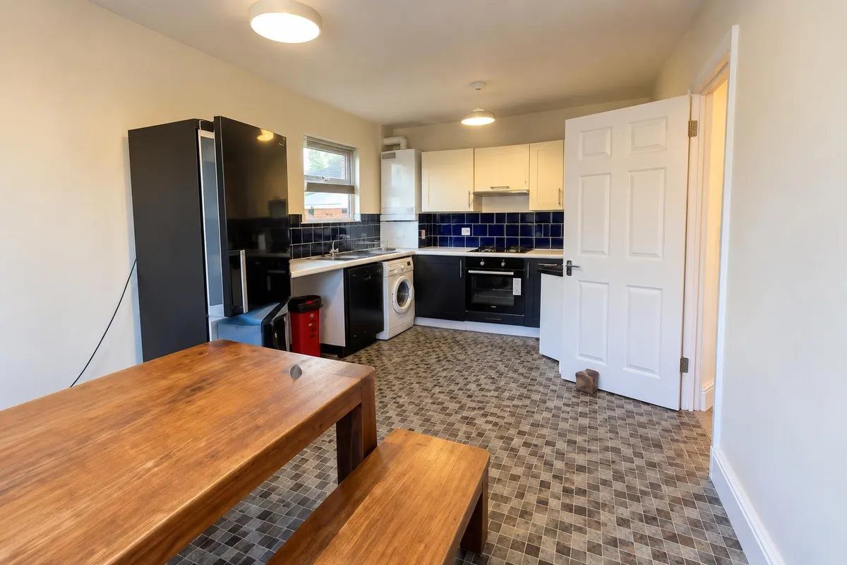 3 bed house in Finsbury Park, photo 2